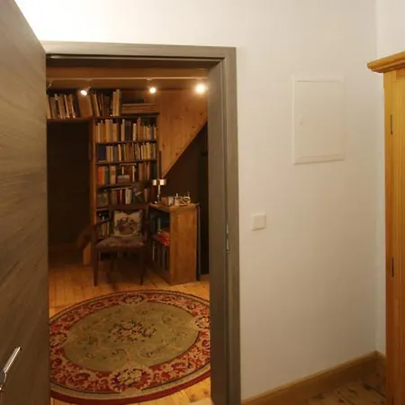 Und Falknerei An Der Alten Schmiede 3*