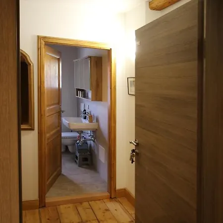 Und Falknerei An Der Alten Schmiede 3*