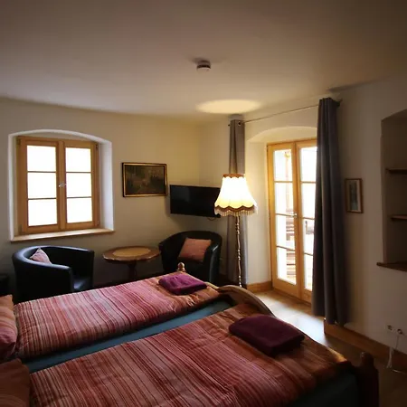 Affittacamere Und Falknerei An Der Alten Schmiede